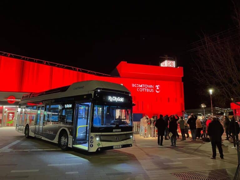 Busse tanken in Cottbus bald Wasserstoff – LEAG und Cottbusverkehr beschließen bundesweit einzigartiges Modellprojekt in der Lausitz